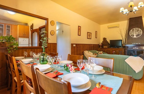 Iznajar House | Pet friendly home in Iznajar