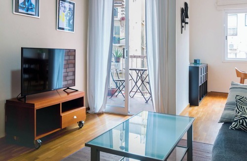 El Poble-sec Apartment | Poble Sec Flat · 2 Balconies · A/C · 4 Guests · Near Montjuïc