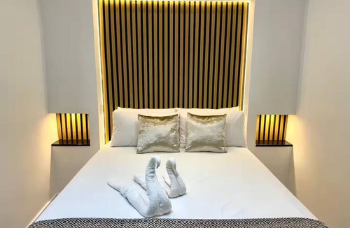 El Raval Apartment | Premium Central appartment Las Ramblas: 4 Beds and baths, 9 guests