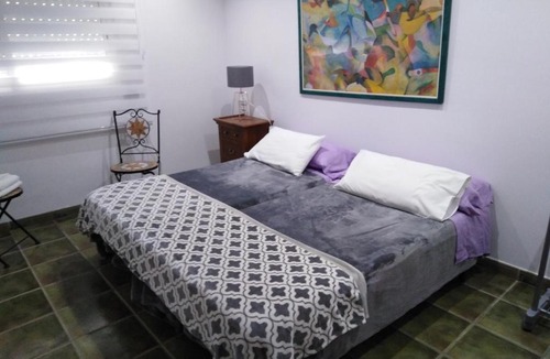 Camps Blancs House | Private rooms - Airport