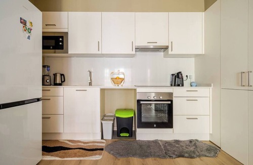 El Guinardo Bed & Breakfast | Private Room in a Shared Apartment with Air Conditioning and a Rooftop