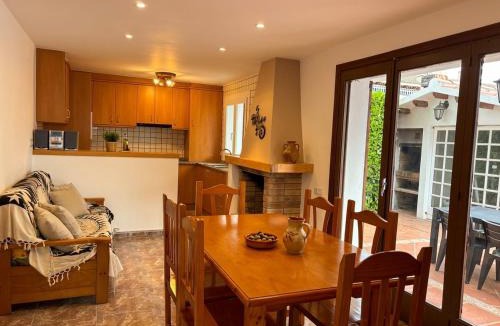 El Roc de Sant Gaieta Villa | Private Villa with Pool & BBQ - Barcelona