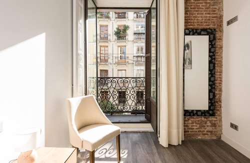 Sol Apartment | PUERTA DEL SOL CITY CENTER II WITH BALCONY