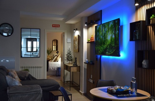 El Molar Apartment | Quiet and comfortable accommodation in El Molar, near the wineries/caves.