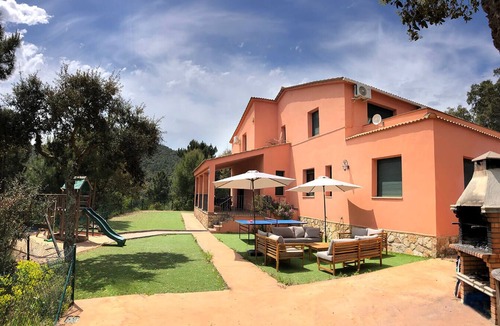 Lloret de Mar Villa | Quiet, comfortable and intimate villa. Pool, chillout, living, 8 rooms, 6 baths
