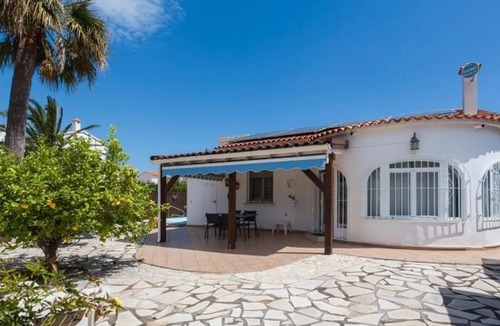 Les Deveses Villa | Quiet house with pool near the sea - 4 guests