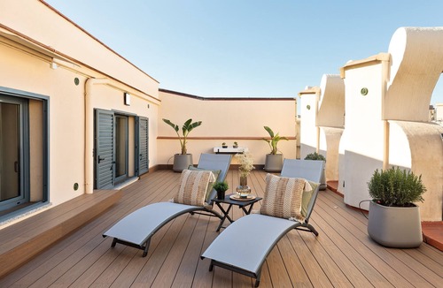 L'Antiga Esquerra de l'Eixample Apartment | Rambla Paris Attic Apartment