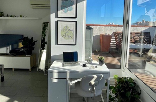 Esquerra de l'Eixample Apartment | Rare Huge Terrace | 3 Steps to Metro | Quiet Central Barcelona