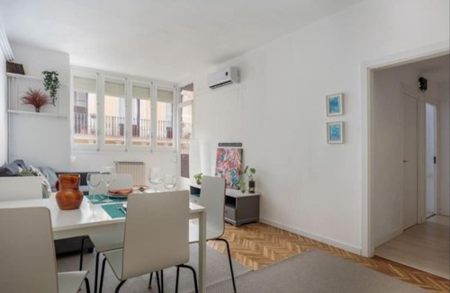 la Vila de Gracia Apartment | Renovated Apartment in Vila de Gràcia