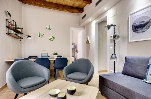 La Sagrada Familia Apartment | Renovated & Classic 3-Bedroom Sagrada Familia Apartment
