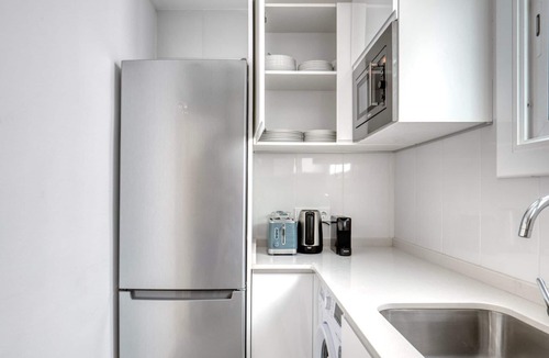 La Nova Esquerra de l'Eixample Apartment | Renovated Nova Esquerra de l'Eixample 3BR, by Blueground