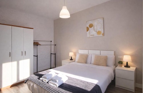 Pacifico Apartment | Retiro Essence Madrid Soul