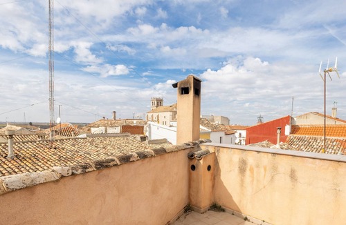 Villarrubia de Santiago Apartment | Room 7 with Private Garden - El Sueño De Lucrecia, Toledo