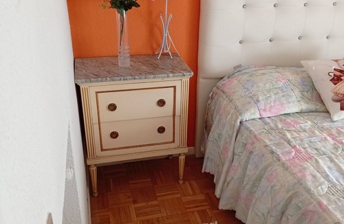 Villa de Vallecas Apartment | Room