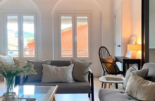Berga Apartment | Rural apartment in Cal Rosal, Berga - Air conditioning and nature