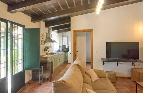 Hornachuelos House | Rural House El Refugio with Pool, Barbecue, Mountain Views & Wi-Fi in Natural Park