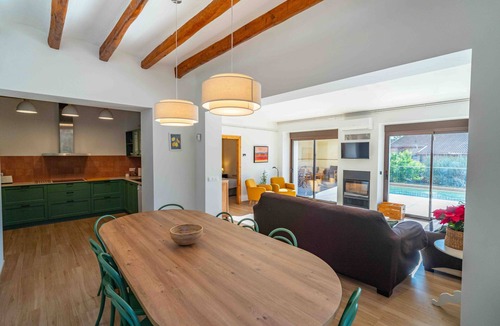 Torrelles de Foix Cottage | Rural house Cal Baldó