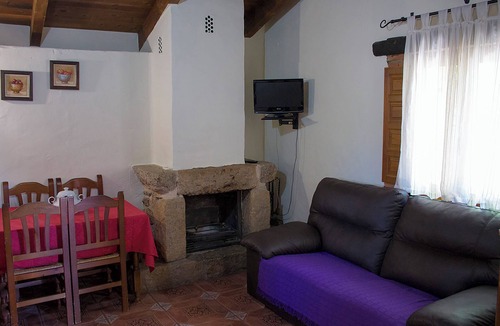 Ossa de Montiel Cottage | Rural House in Lagunas de Ruidera - Sancho- Swimming pool-Barbecue-Jacuzzi -Pets