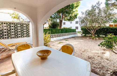 Llanca Apartment | Sant Carles 26 Magnificent apartment with garden