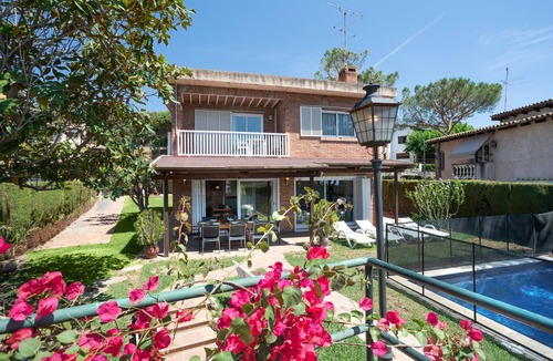 Vilassar de Dalt House | SANT MATEU House for 8 with garden and private pool, barbecue