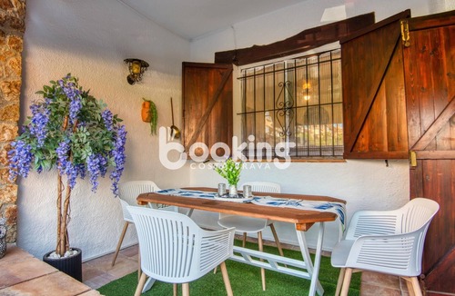 Platja d'Aro Cottage | Semi-detached house with a comfortable terrace in a quiet area