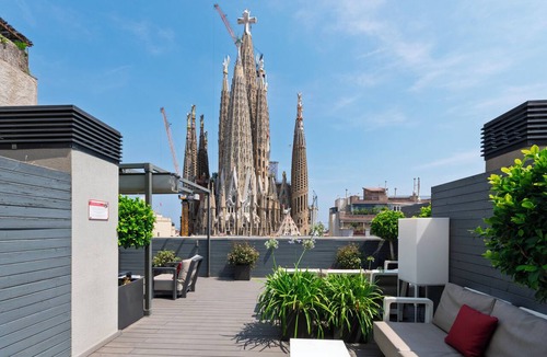La Sagrada Familia Apartment | Sensation Sagrada Familia