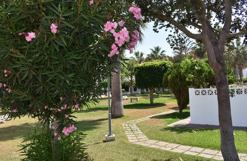 Conil de la Frontera Ski Chalet | Serenity & Comfort Steps From the Beach: Modern Chalet in La Atalaya, Cádiz