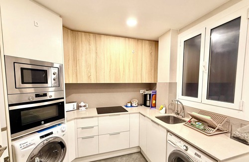 La Sagrada Familia Apartment | Spacious 4-bedroom apartment right next to Sagrada Familia