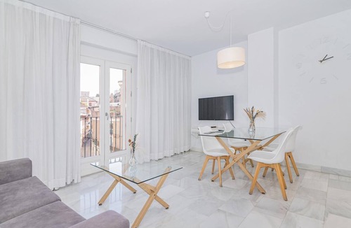 Centro - Sagrario Apartment | Spacious and modern Apartment with free parking in the heart of Granada 6