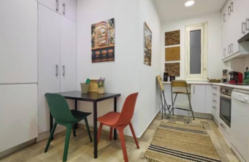 Goya Apartment | Spacious Family Apartment in Goya – Steps from Movistar Arena