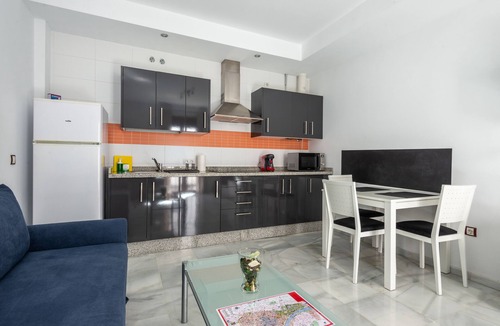 San Gil Apartment | Spacious new apartment near Macarena church