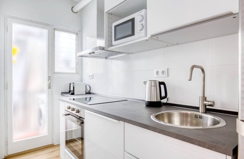 Sant Gervasi Apartment | Spacious Sant Gervasi-Galvany del Poblenou 2BR w/Balcony, by Blueground