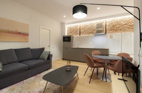 Las Acacias Apartment | Stay in Madrid for 5 guests