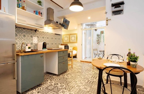 Sant Adria de Besos Apartment | Studio with patio 20' Barcelona Center/10' walk to the beach/15' Forum Bcn
