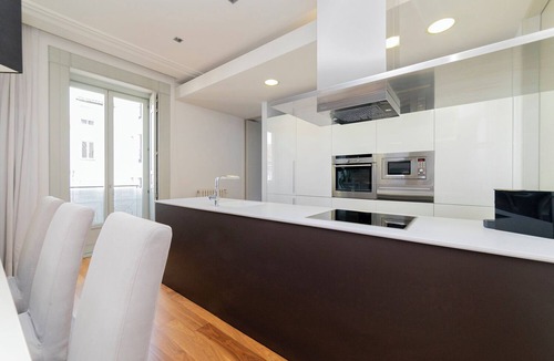 Recoletos Apartment | Stunning flat next to Puerta de Alcala and Retiro Park