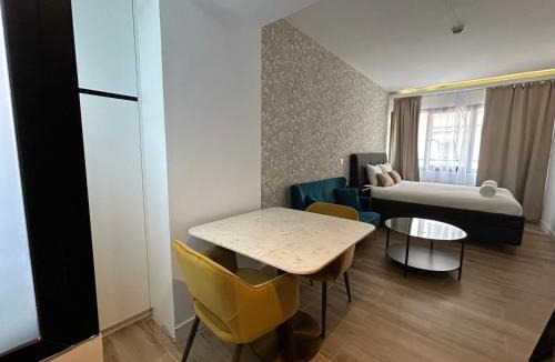 Recoletos Apartment | Stylish luxury studio in Salamanca best neighbourhood in Madrid!
