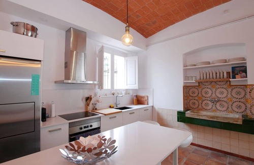 Vilassar de Mar Ski Chalet | The painter's home · Charming house w/terrace, sea views & 2 min beach
