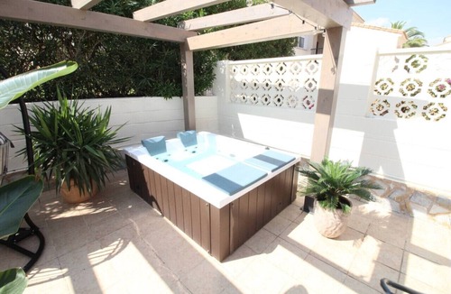 Atamaria Villa | This villa is a 3 bedroom(s), 2.5 bathrooms, located in La Manga Club, Murcia.
