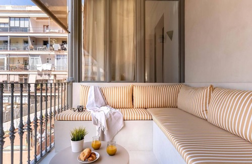 Dreta de l'Eixample Apartment | Three bedrooms apartment with terrace