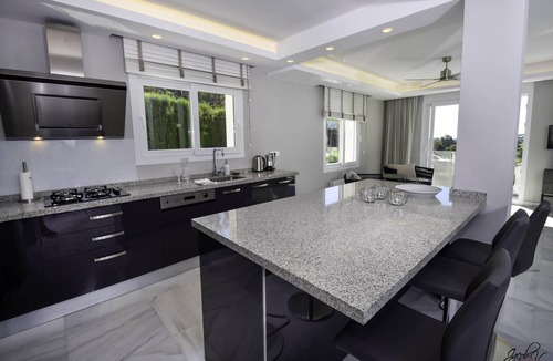 Urbanizacion el Rosario Villa | Tranquil Sea View Villa for 8