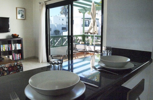 Puerto del Carmen Apartment | Upstairs apartment with Wifi, Air Con and U.K. TV in Puerto Del Carmen