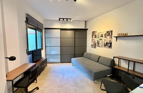 Vic - Remei Apartment | Urban Manesa city center apartment with private patio