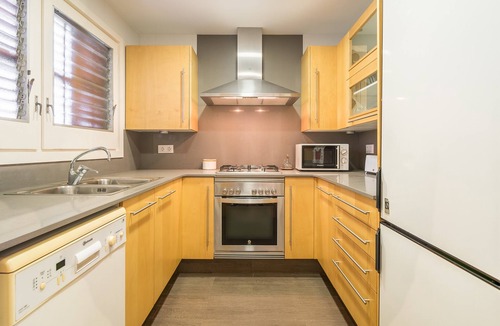 Canet de Mar Apartment | Vacation Apartment "Playa de Canet 1" with Balcony and Wi-Fi