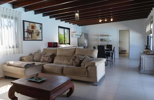 Nazaret House | Vacation Home 'Nazoly - Private Pool Quiet' with Private Terrace and Wi-Fi