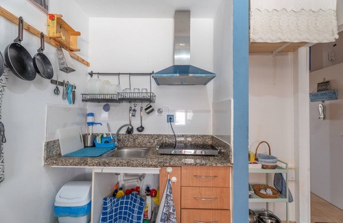 Los Abrigos Apartment | Vacation Studio 'Los Abrigos 1 Room Playa Wifi' with Wi-Fi and Air Conditioning