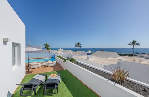 Arrieta Villa | Vacation Villa 'Turqué' with Sea View, Private Pool and Wi-Fi