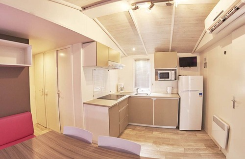 Malgrat de Mar House | Vacation village Els Pins Mobilehome Premium 3AC for 6 persons