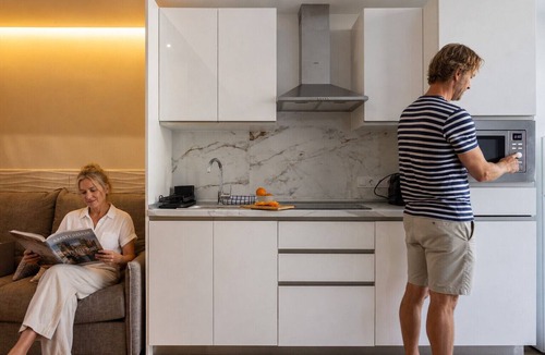 Safranar Apartment | Valencia Urban Suite X | 4 Guests | A/C & Wi-Fi | Near the City Center