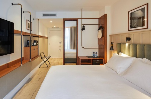 La Nova Esquerra de l'Eixample Hotel | Via Sants Hotel Barcelona, Tapestry Collection by Hilton