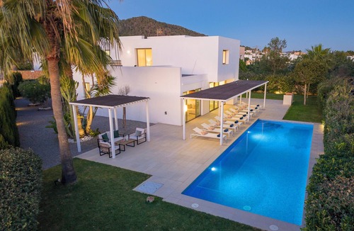 Sant Jordi de Ses Salines Villa | Villa Near Ibiza Town, sleeps 10